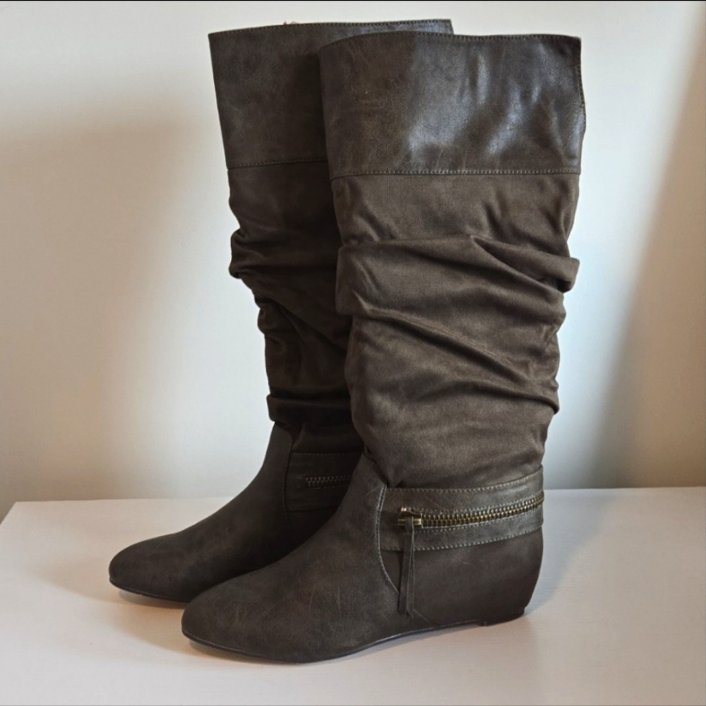 Women's Knee-High Boots - Olive